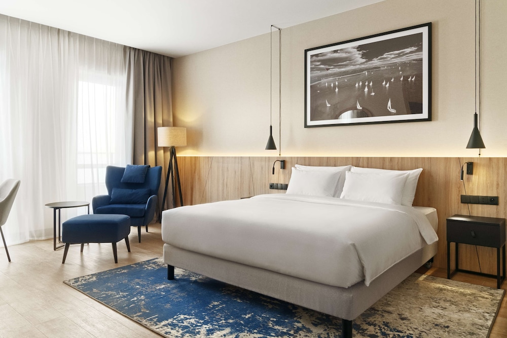 Premium Room, Non Smoking - Photo 2