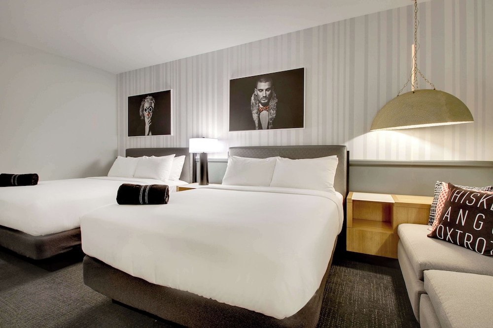 Room, 2 Queen Beds - Photo 5