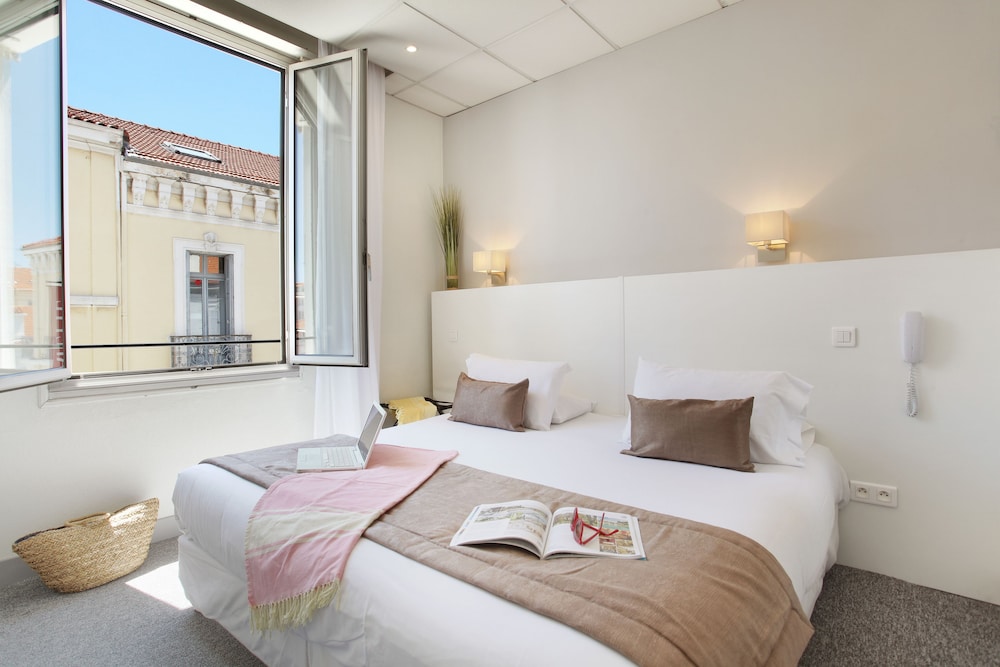 Superior Double Room - Photo 2
