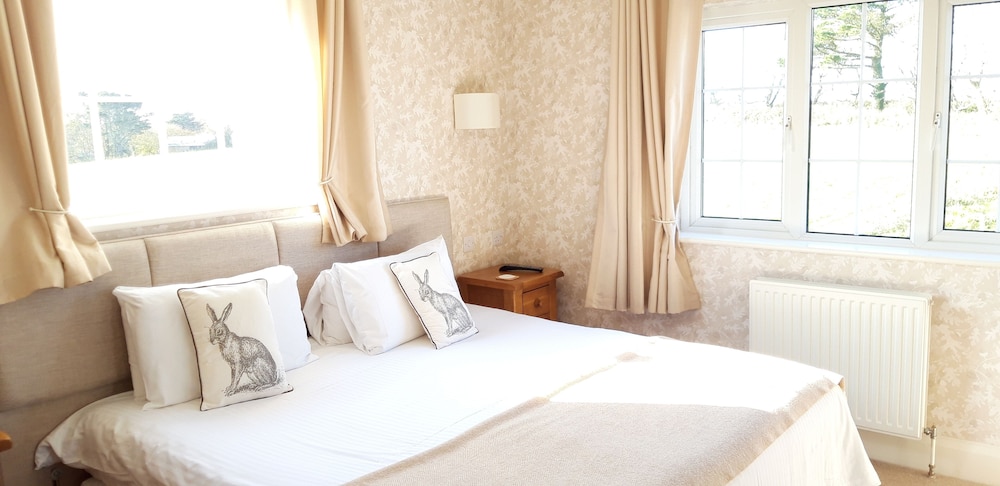 Standard Double or Twin Room, Ensuite (Country View)