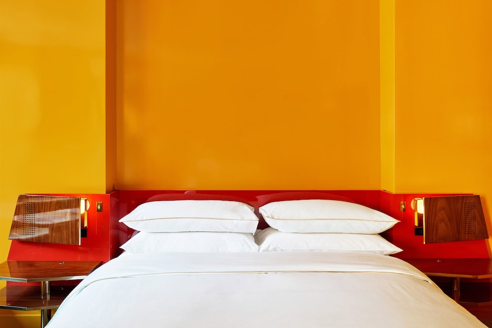 Studio, 1 King Bed photo 2