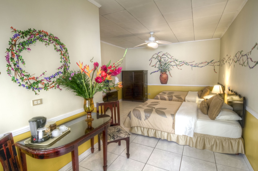 Superior Room, 2 Queen Beds - Photo 17