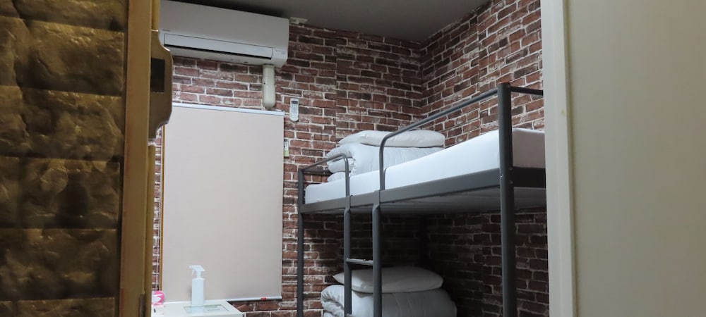 Basic Twin Room photo 1