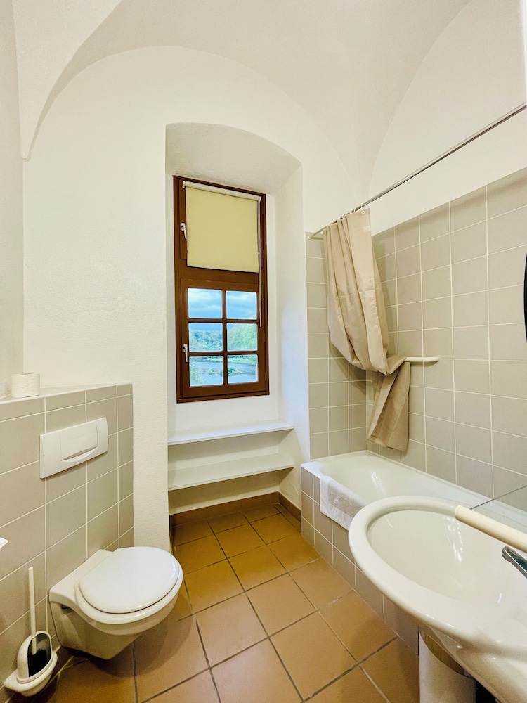 Standard Double or Twin Room photo 3