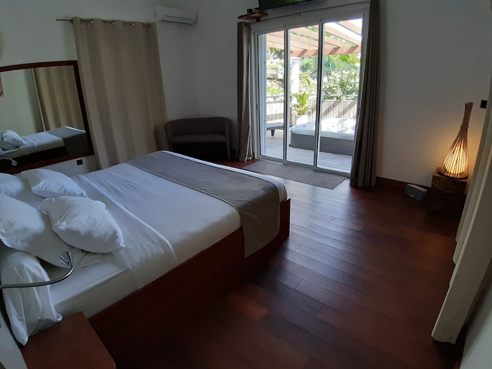 Luxury Villa photo 3