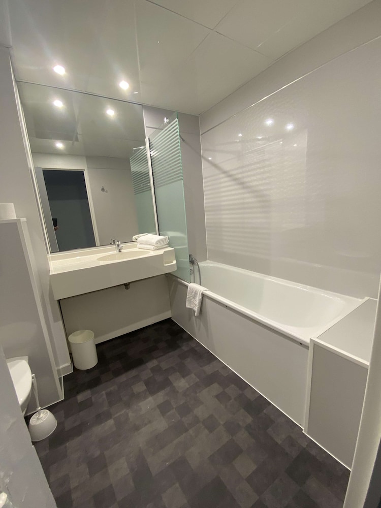 Room, Multiple Beds - Photo 4