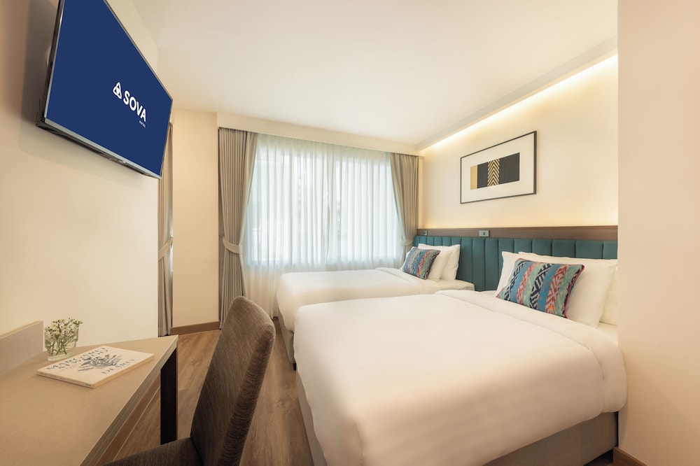Classic Twin Room, Non Smoking, City View photo 1