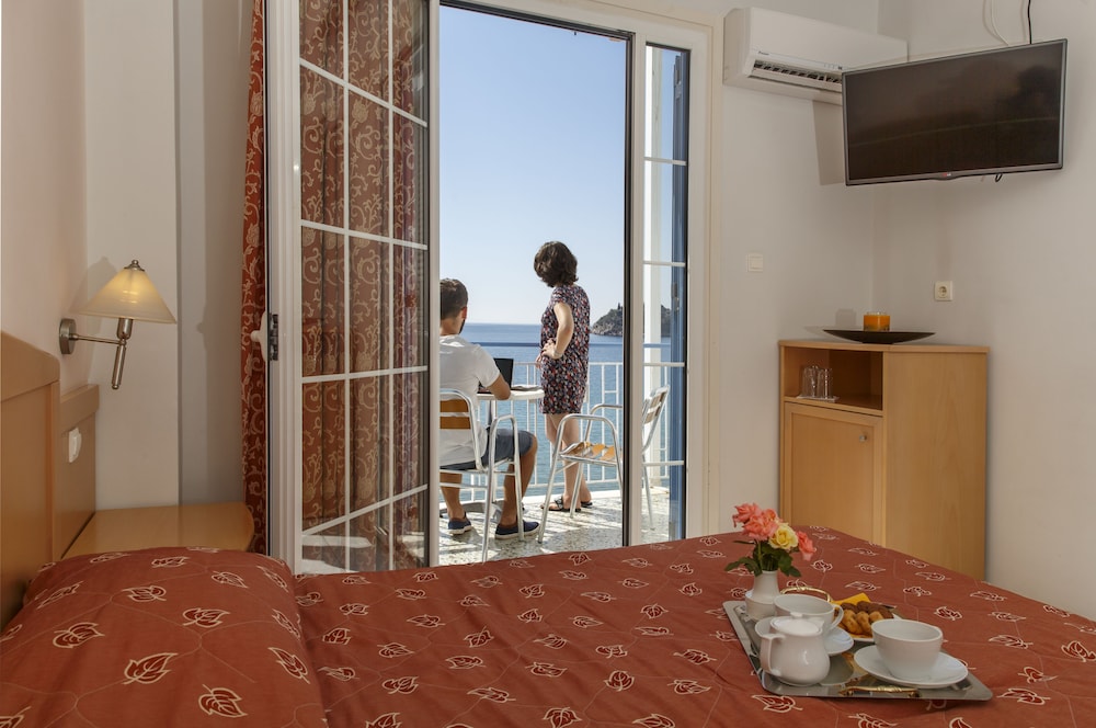 Standard Double Room, Sea View - Photo 4