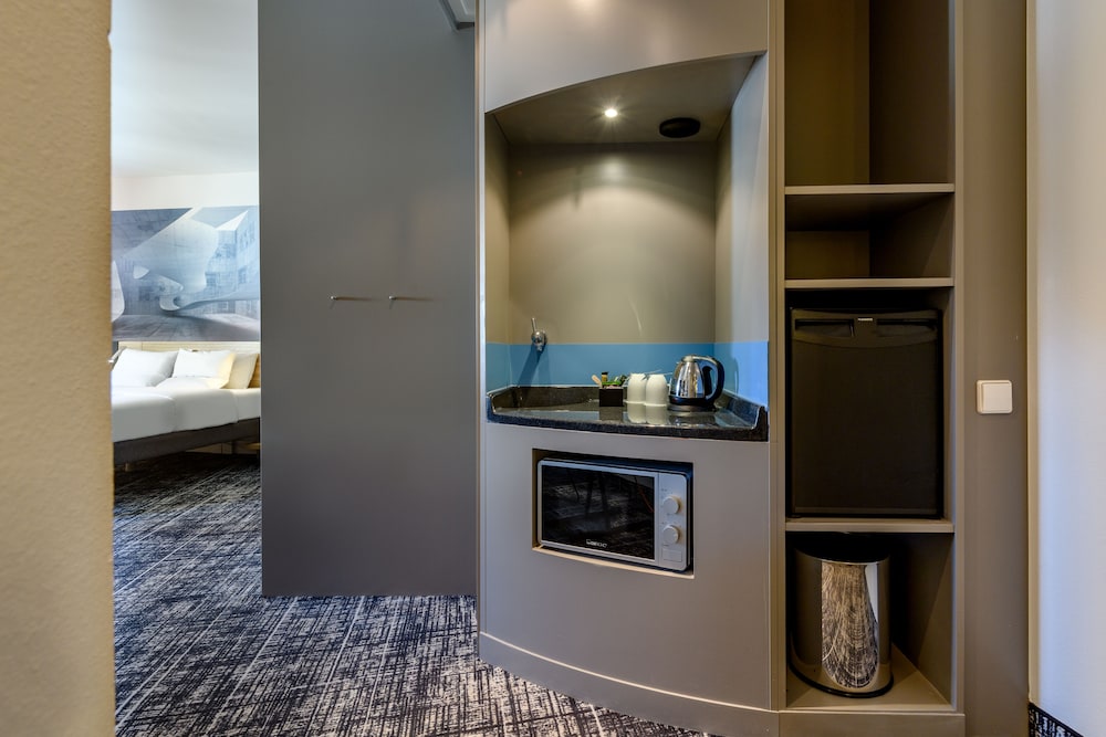 Standard Suite, Multiple Beds, Kitchenette photo 3
