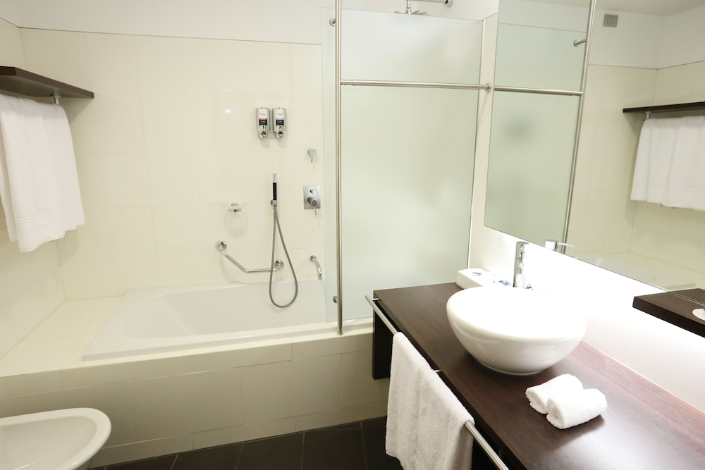 Junior Suite, 1 King Bed - Photo 2
