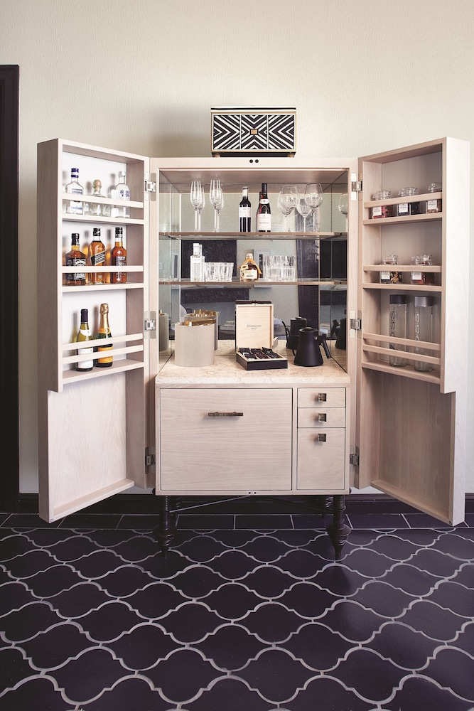 Junior Suite, Beachfront (king)