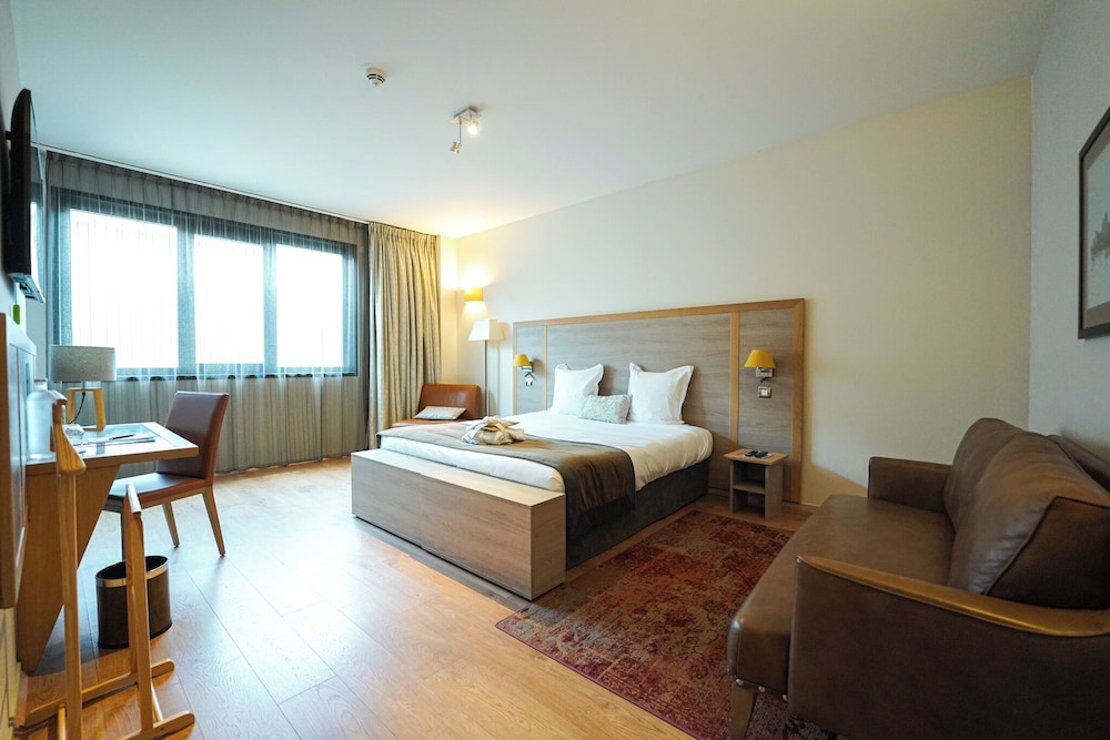 Superior Double or Twin Room photo 3