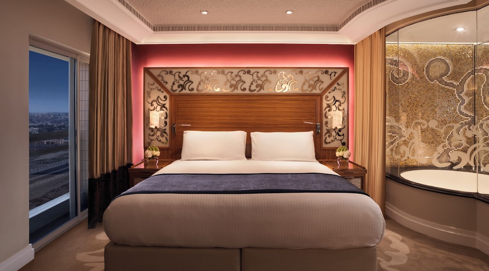 Club Suite, 2 Bedrooms, Accessible, Club Lounge Access (Dining, Club Floor)