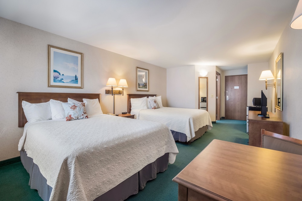 Superior Double Room, 2 Queen Beds, Lake View