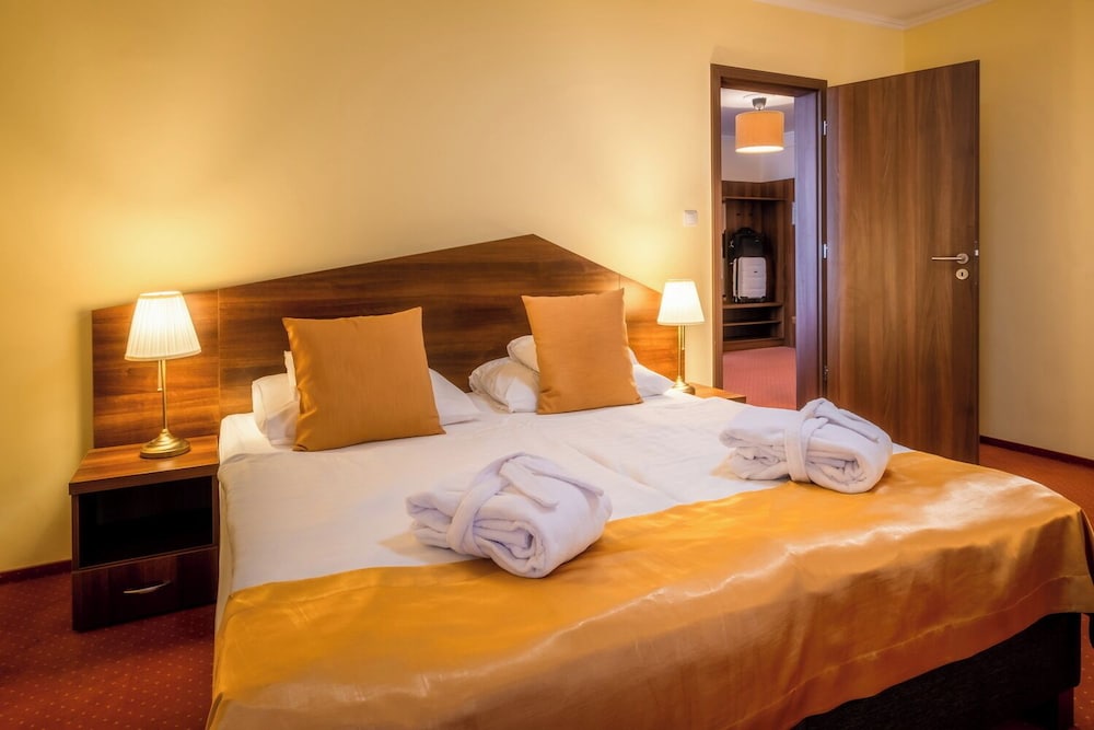 Junior Suite, Multiple Beds, Non Smoking