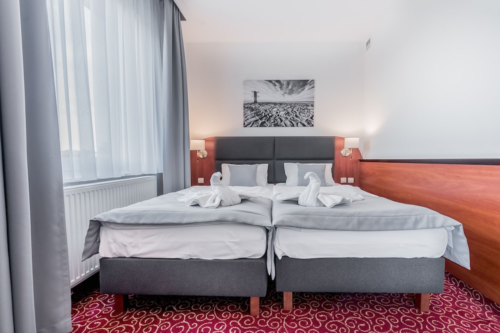 Standard Double or Twin Room photo 1