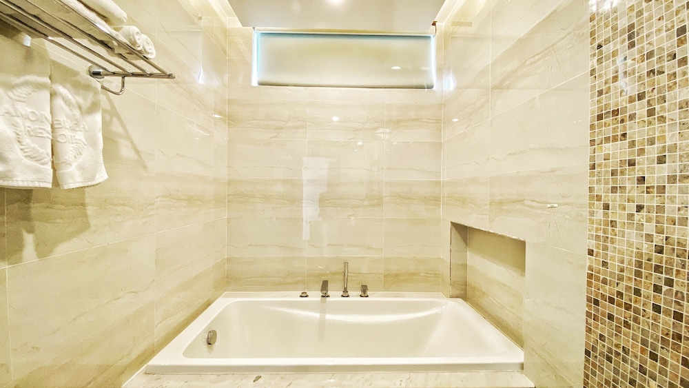 Premium Villa, 4 Bedrooms - Photo 10