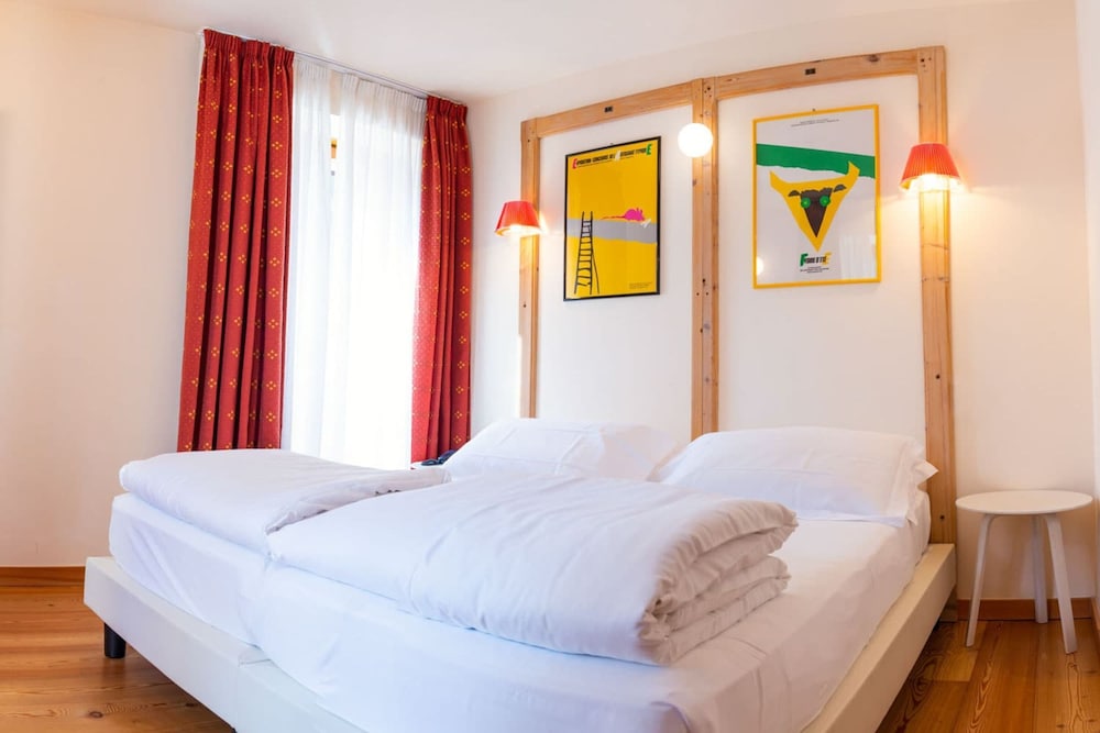 Junior Room, 1 Queen Bed, Balcony photo 2