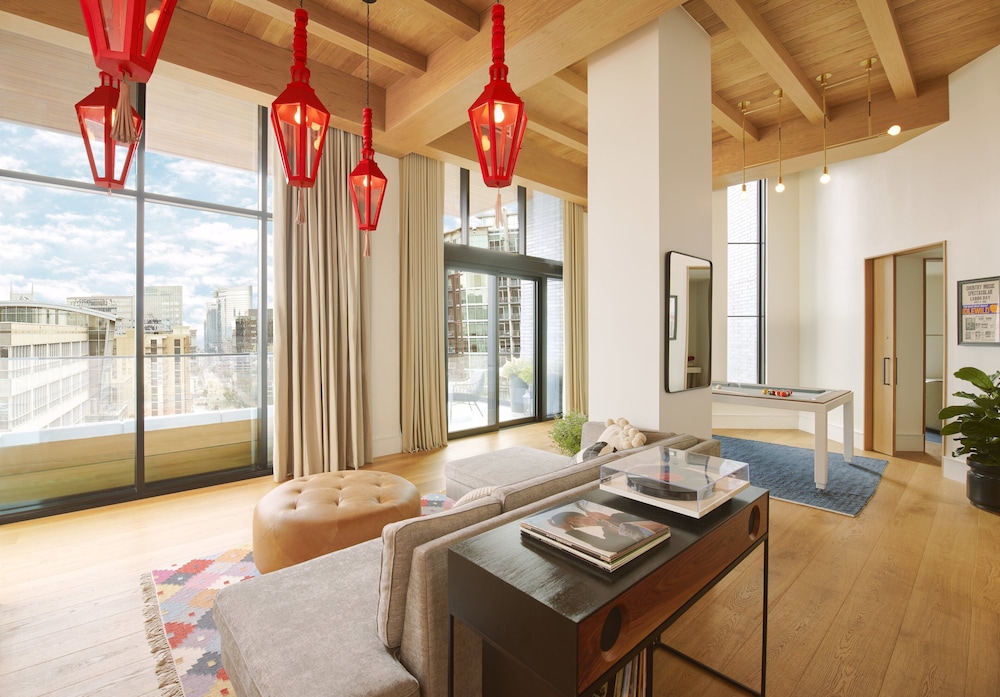Penthouse (Richard's Flat King) - Photo 1