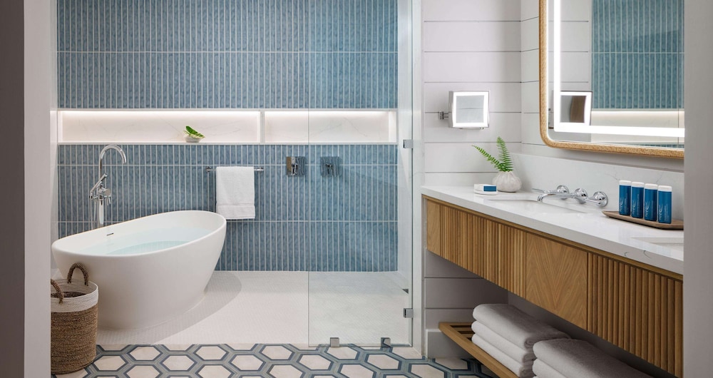 Junior Villa, Beachfront (Butler Suite Tranquility Soaking Tub) photo 3