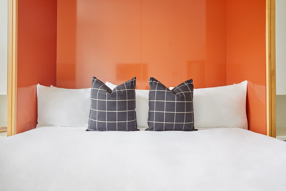 Basic Single Room, 1 Double Bed
