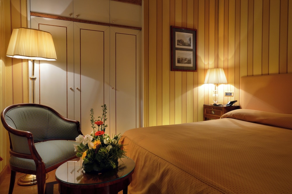 Superior Room, 1 Queen Bed - Photo 1