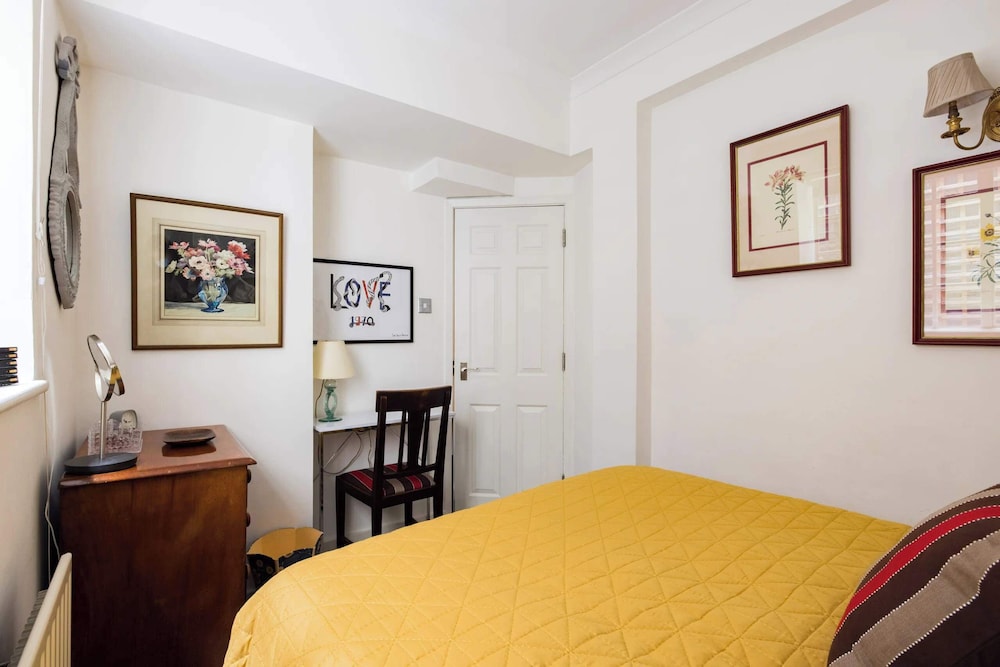 Apartment photo 3