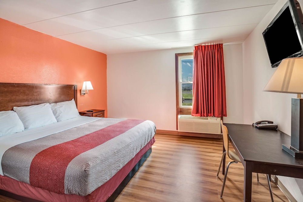 Deluxe Suite, 1 King Bed, Accessible, Non Smoking - Photo 5