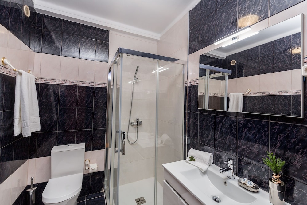 Comfort Double Room, Private Bathroom photo 3