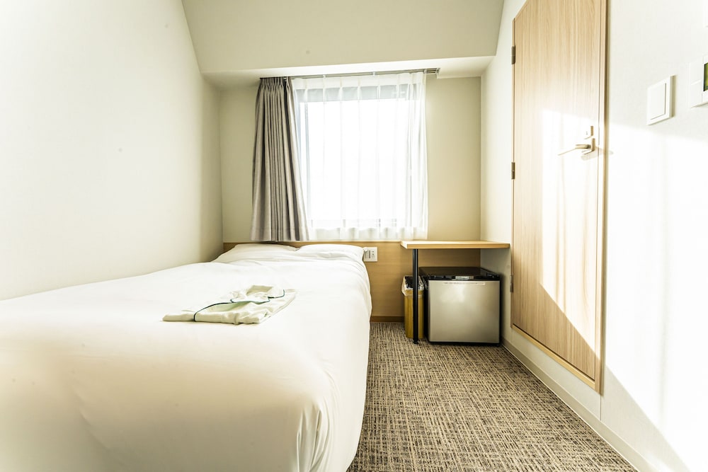 Comfort Single Room, Non Smoking (1 Person Use, Semi-Double) photo 2