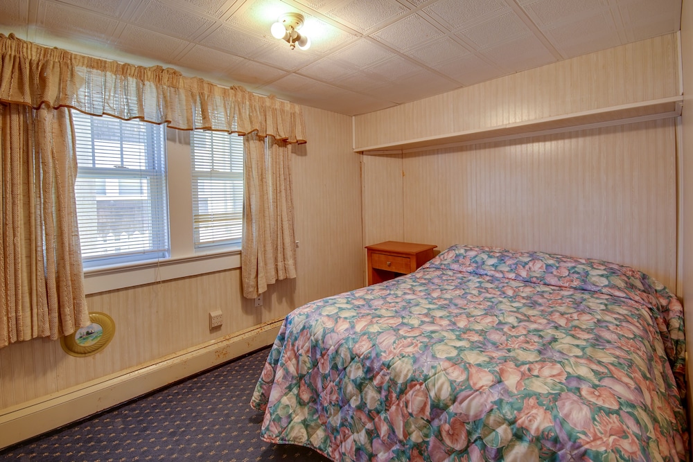 Apartment, 3 Bedrooms - Photo 9