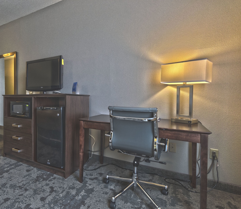 Business Room, 1 King Bed, Accessible, Non Smoking - Photo 2