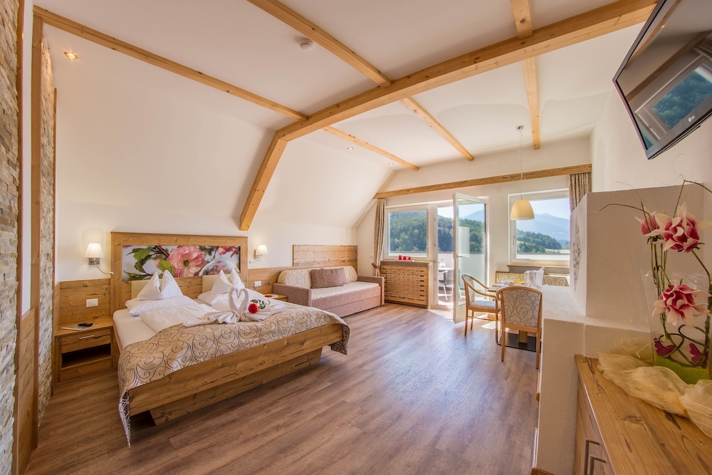 Superior Double or Twin Room, 1 Queen Bed photo 3