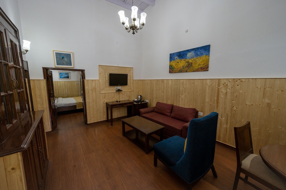 Deodar Suite - Photo 7