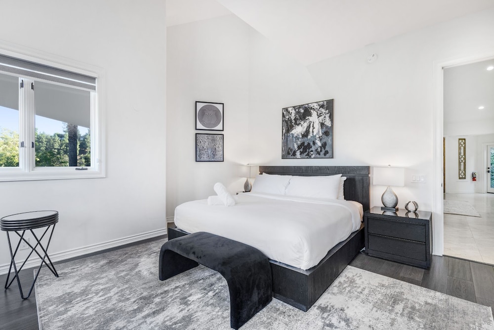 Luxury House, Multiple Beds, Private Pool, Mountain View