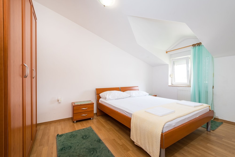 Apartment, 2 Bedrooms, Balcony, City View