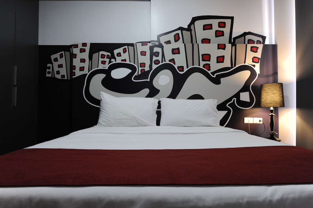 Deluxe Room, 1 King Bed photo 1