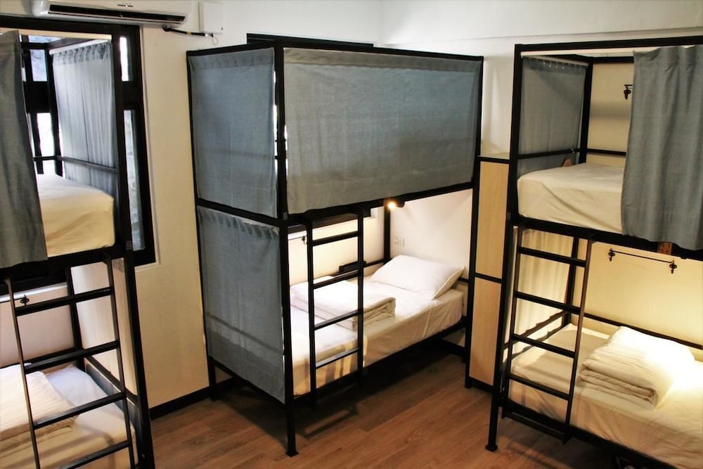 Shared Dormitory, Women Only, Shared Bathroom (8 Beds) photo 1