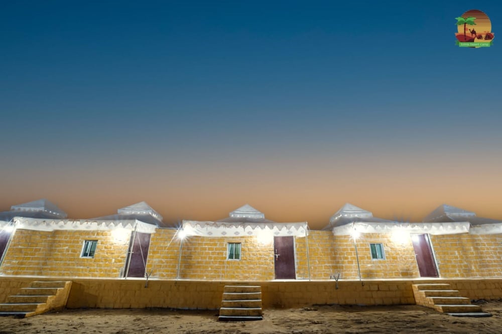 Luxury Quadruple Room, Balcony, Desert View