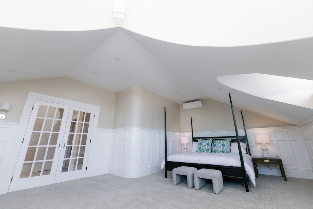 Honeymoon Room