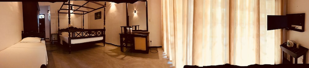Deluxe Triple Room, 1 Bedroom, Non Smoking, River View photo 3