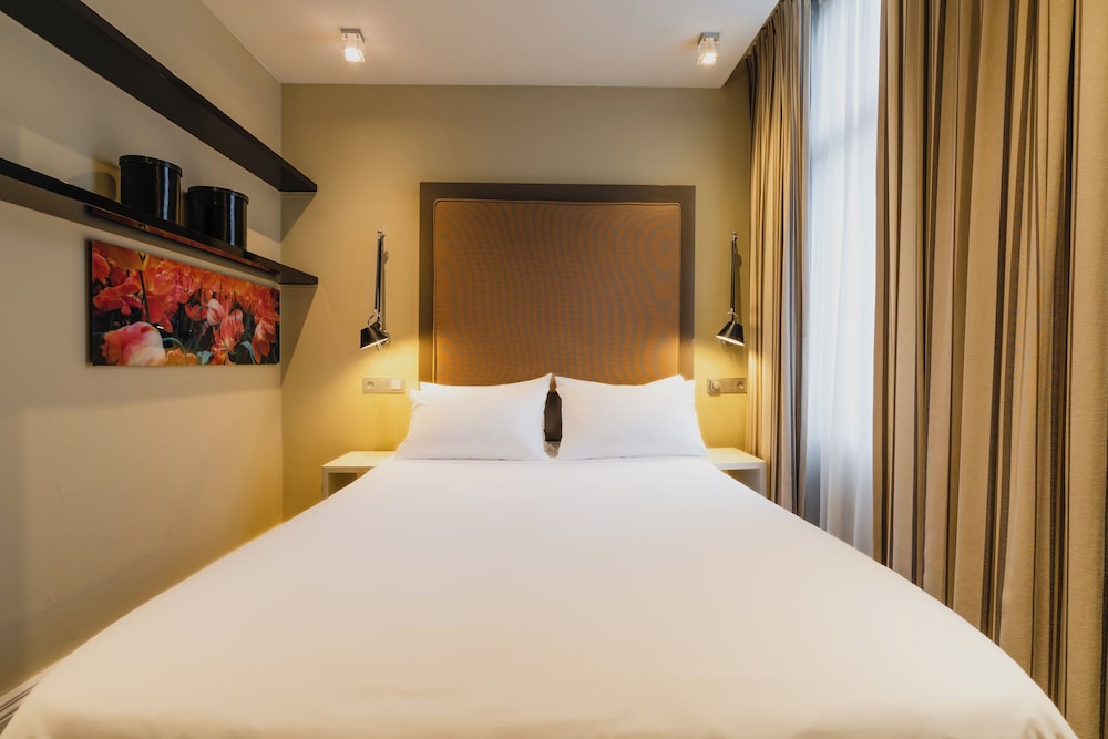 Double or Twin Room, 1 Queen Bed photo 1