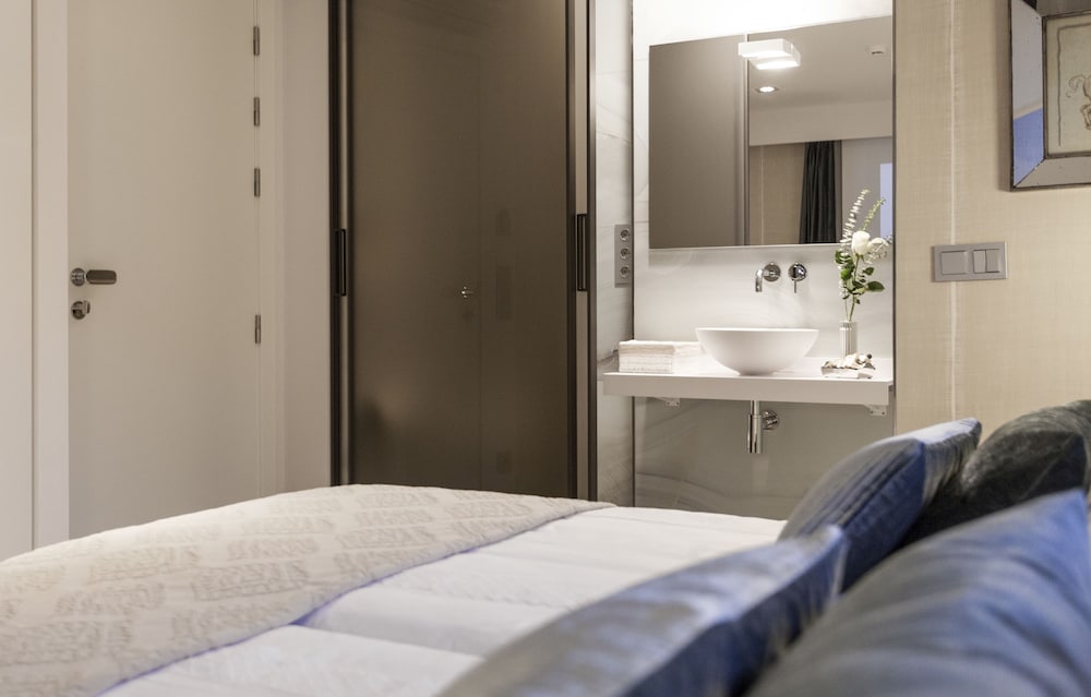 Design Double Room, Hill View (EGUZKI)