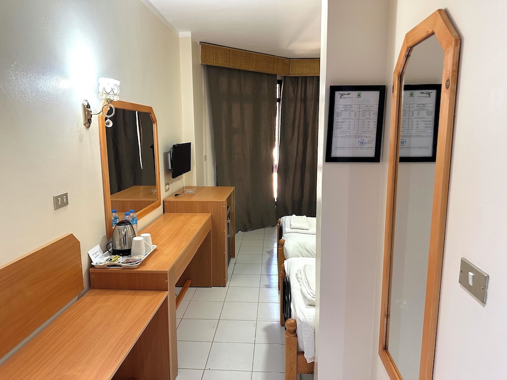 Deluxe Double or Twin Room photo 2