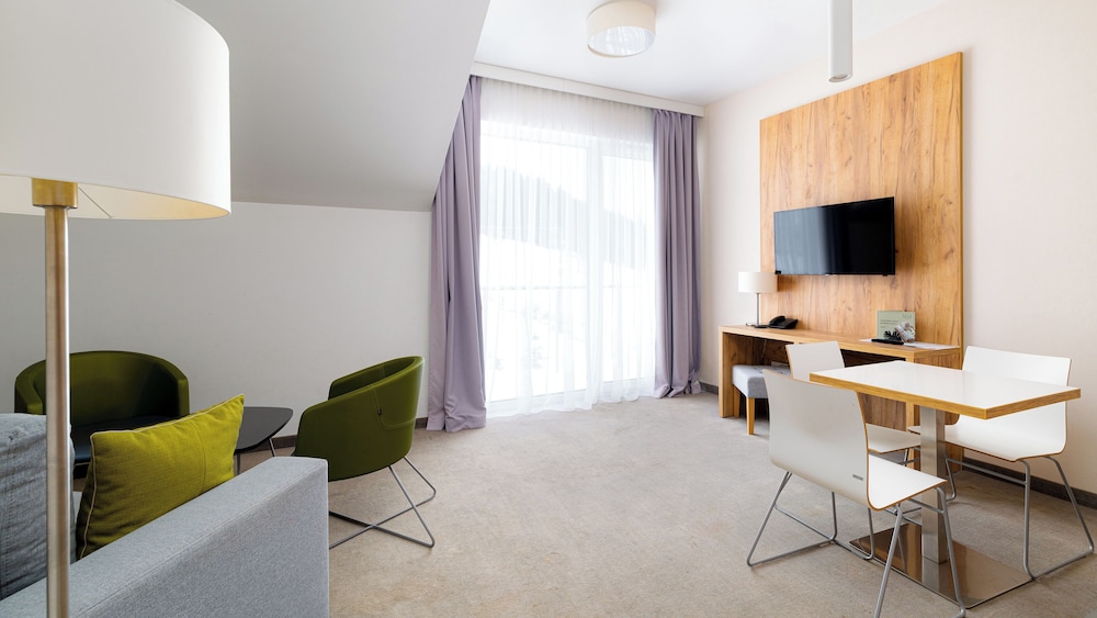 Apartment (418)