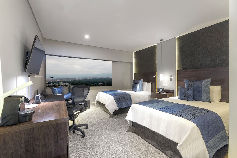Classic Room, 2 Queen Beds (Chapultepec Park View) - Photo 3