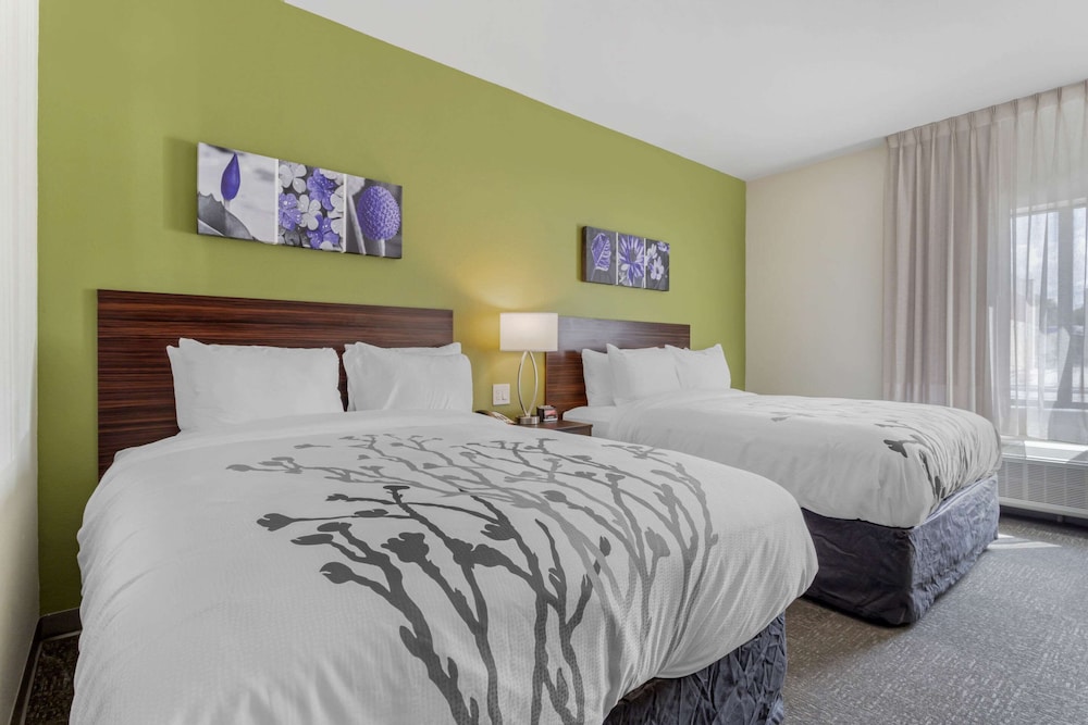 Standard Room, 2 Queen Beds, Non Smoking - Photo 3