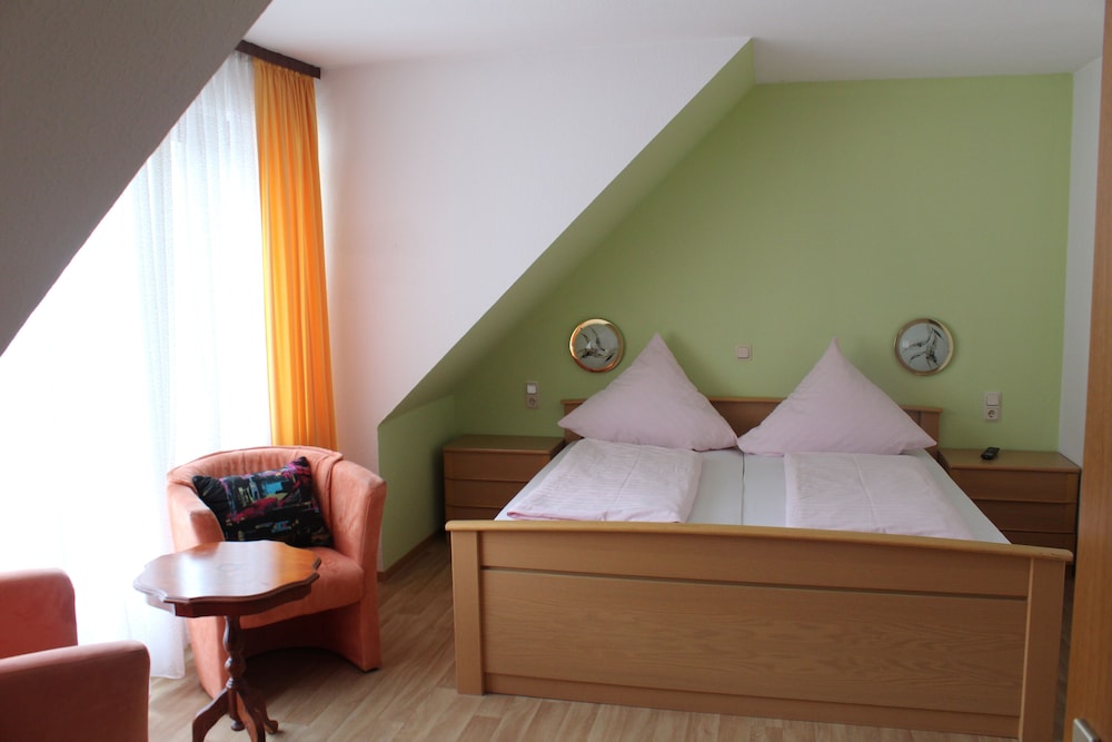 Standard Single Room, Non Smoking, Mountain View photo 1