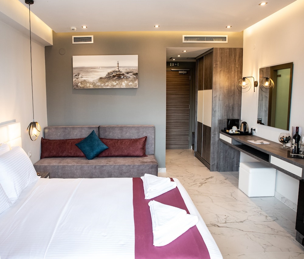 Deluxe Triple Room photo 3