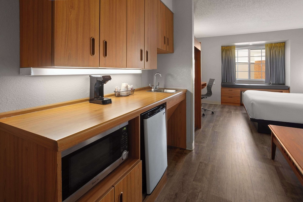 Studio Suite, 1 King Bed, Accessible, Non Smoking (Mobility) photo 1